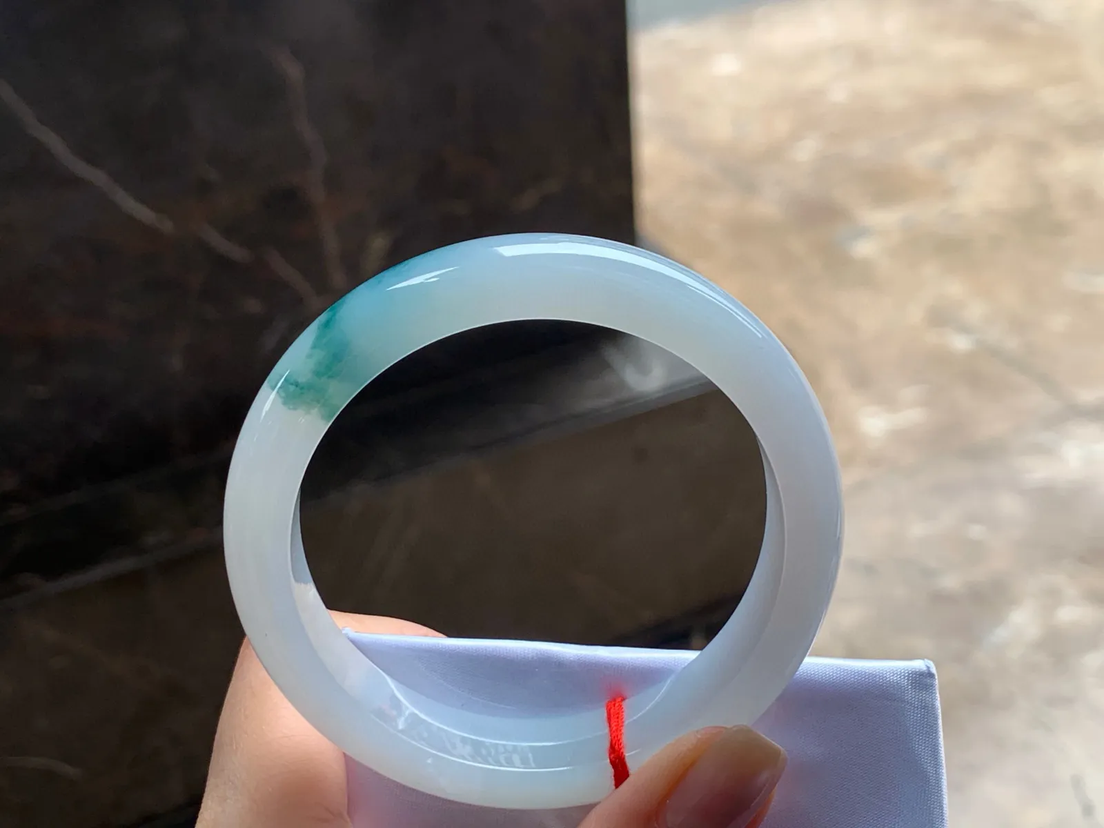 飘花手镯
水润56/12/8mm