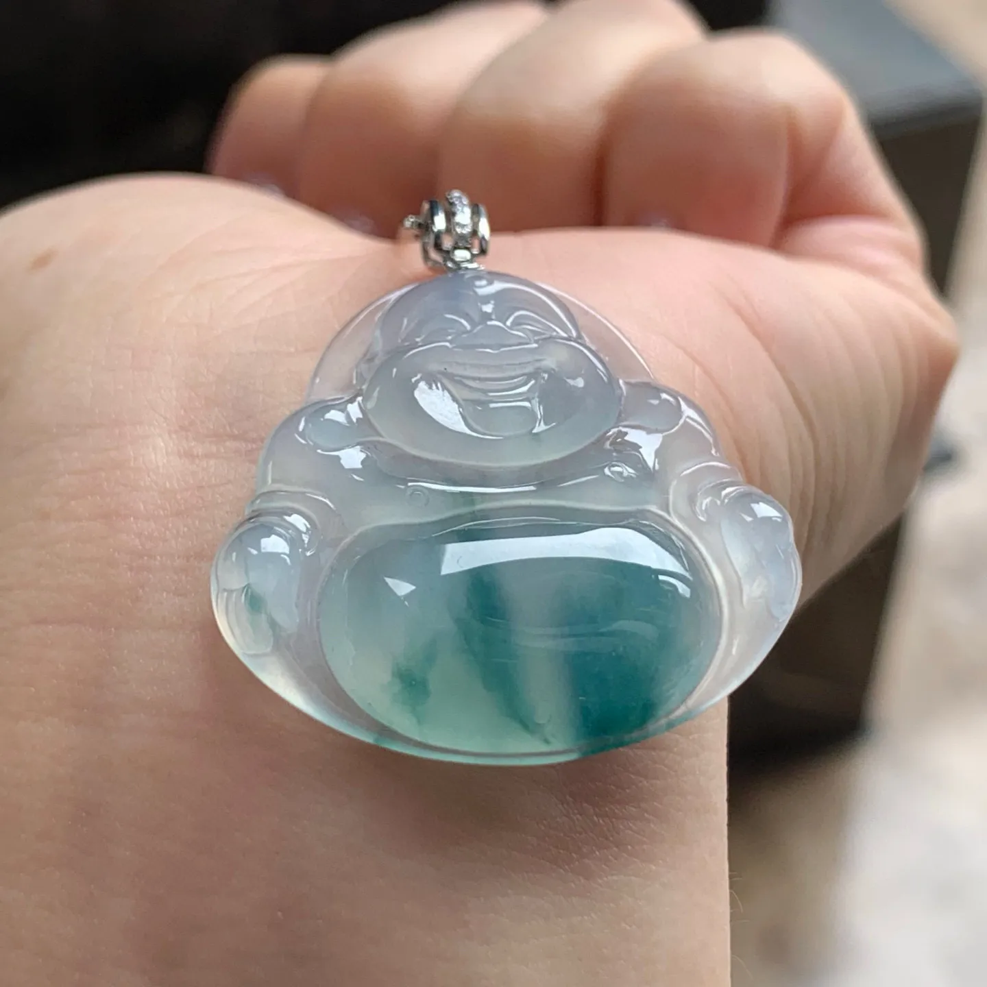 冰种飘花坐佛
清爽 金扣