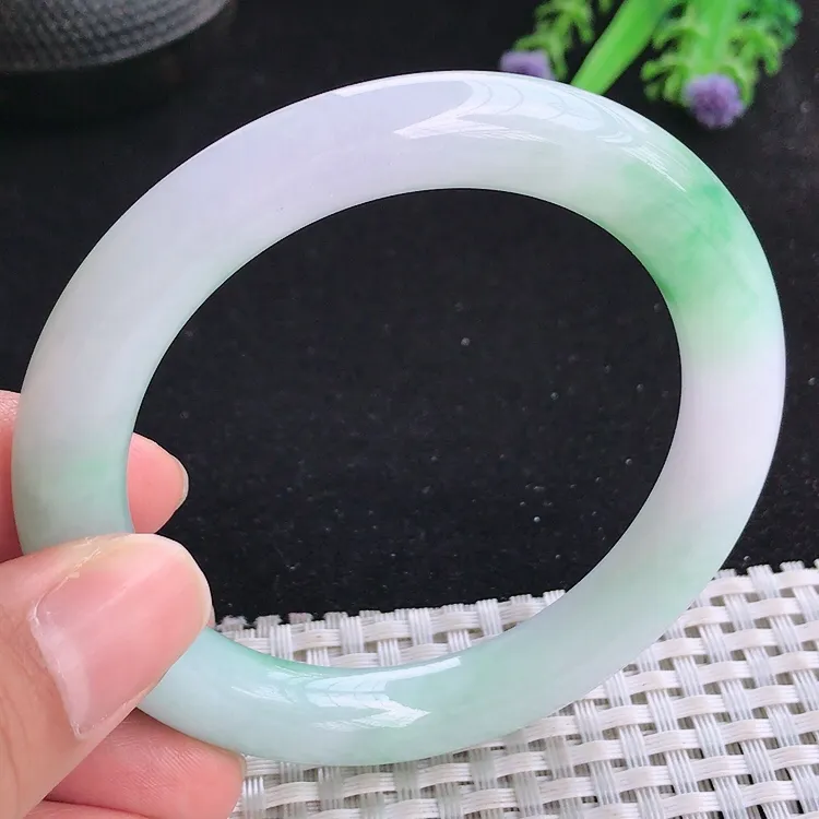 自然光56/9.9/10.2老坑秀气冰润飘阳绿圆条手镯翡翠玉镯收藏美人镯