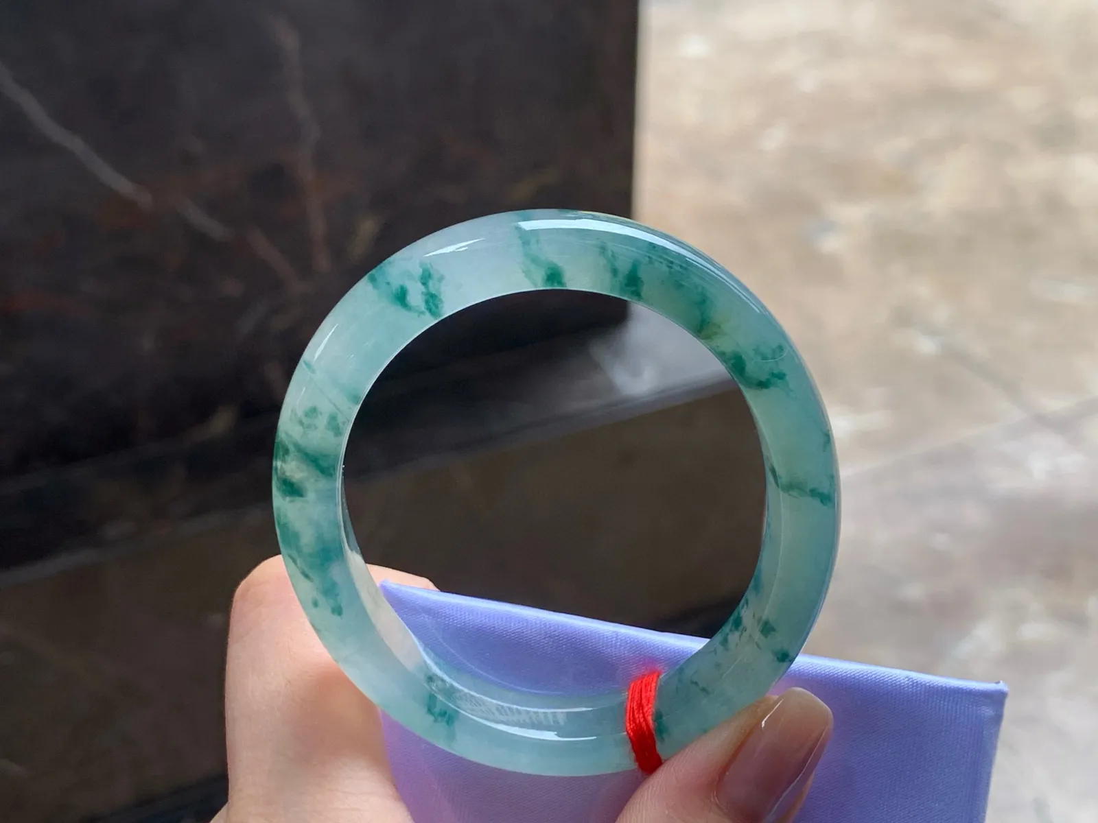 冰种飘花贵妃镯
种好53/9.5/7mm