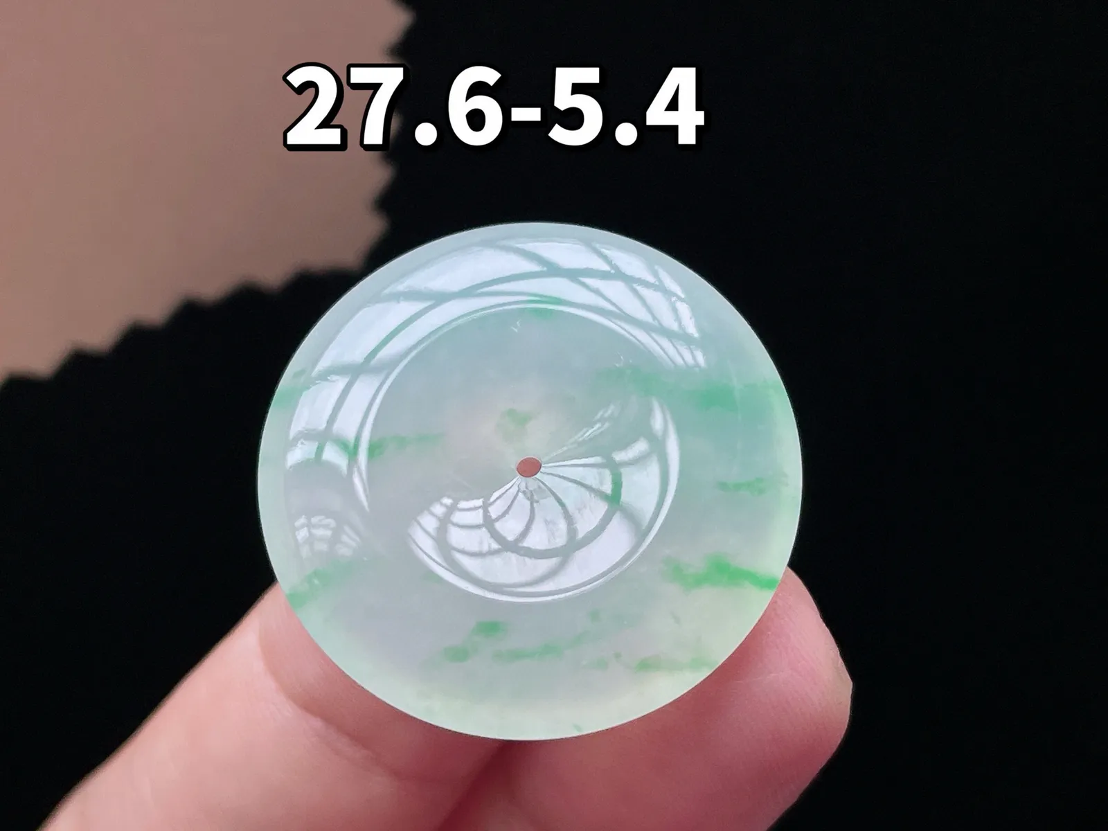 冰种飘绿·平安扣

裸27.6-5.4