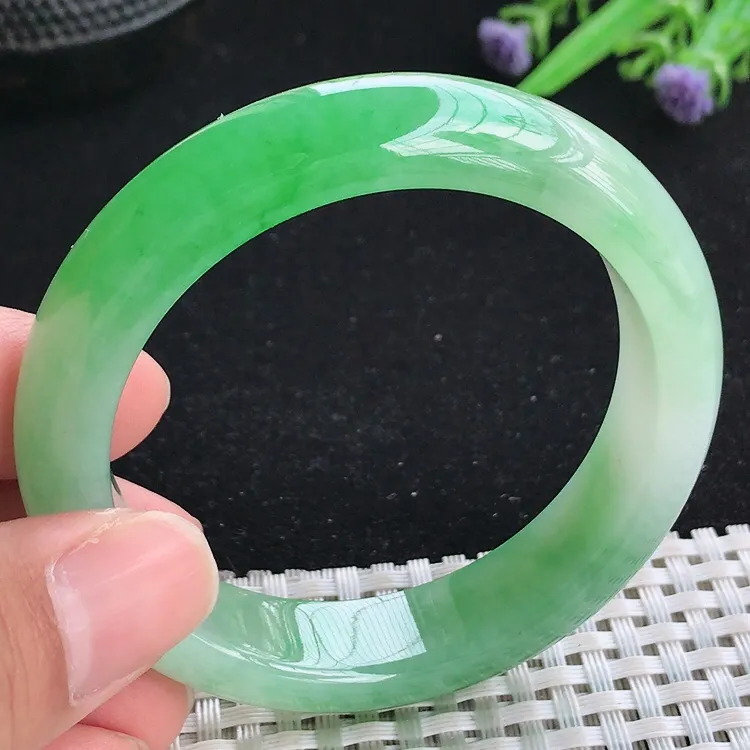 自然光52.5/13/8.3老坑冰胶果冻满绿阳绿色手镯翡翠玉镯收藏美人镯