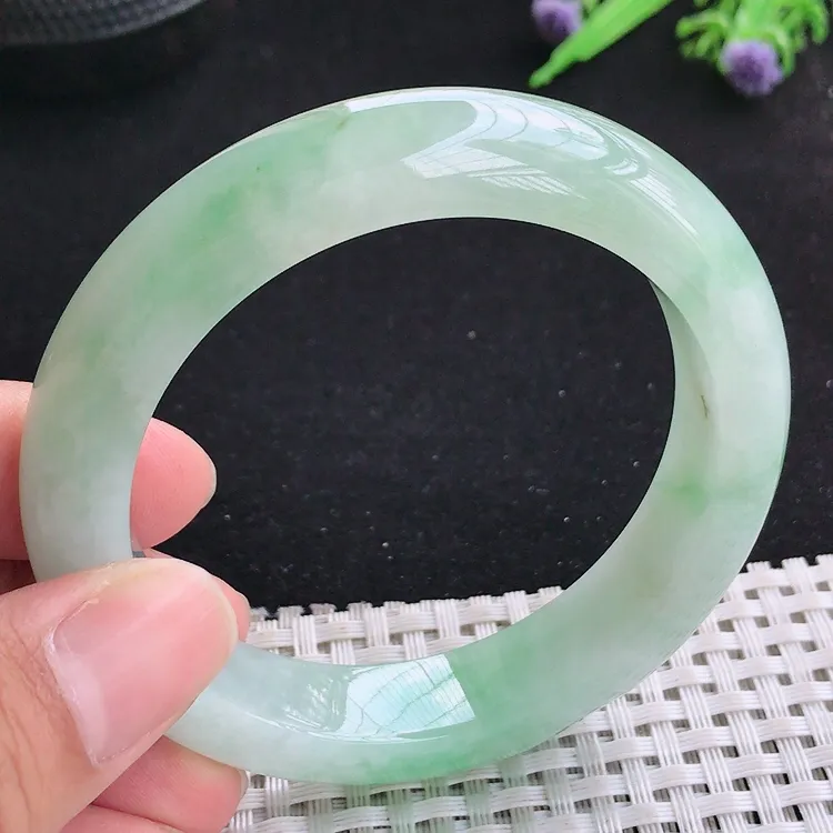 自然光55/12.6/9.3老坑冰胶水灵冰晴满绿手镯翡翠玉镯收藏美人镯