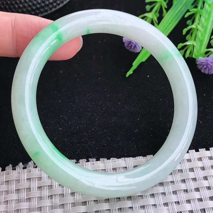 自然光53.5/8.4/8.9老坑冰润飘阳绿圆条手镯翡翠玉镯收藏美人镯