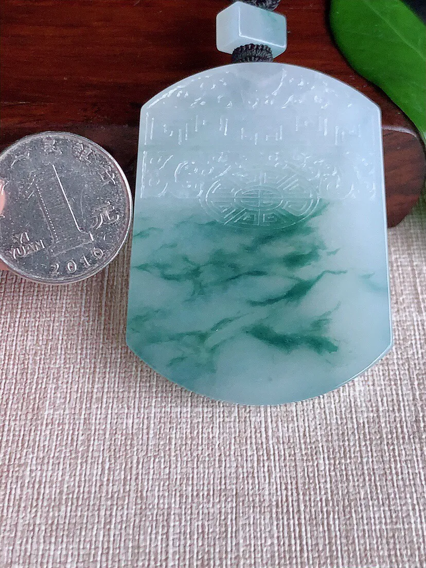 a货翡翠老坑冰种飘花仿古无事牌吊坠 尺寸56.5×42×6.2mm 重量47.42g 0702