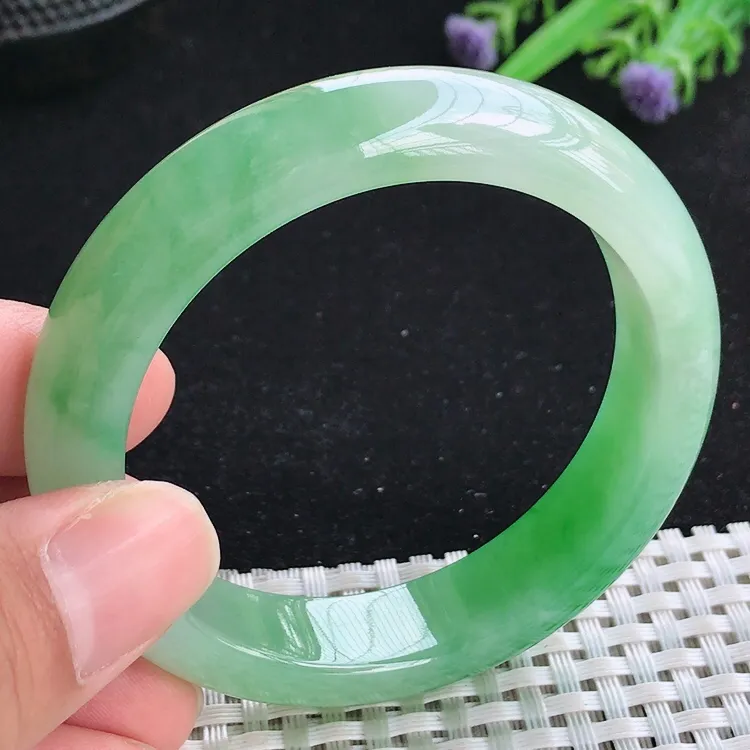 自然光52.5/13/8.3老坑冰胶果冻满绿阳绿色手镯翡翠玉镯收藏美人镯