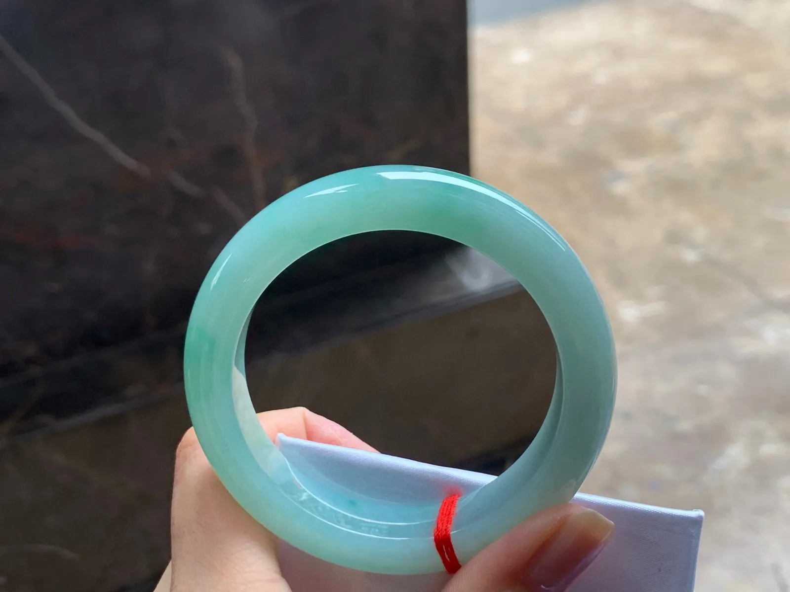 带色手镯
细腻清爽 52.5/12/9mm