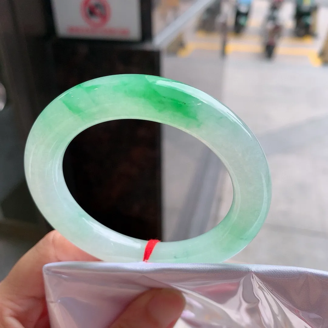 圆条冰玻阳绿 一丝棉根 尺寸:53.6/11 种色俱佳️️