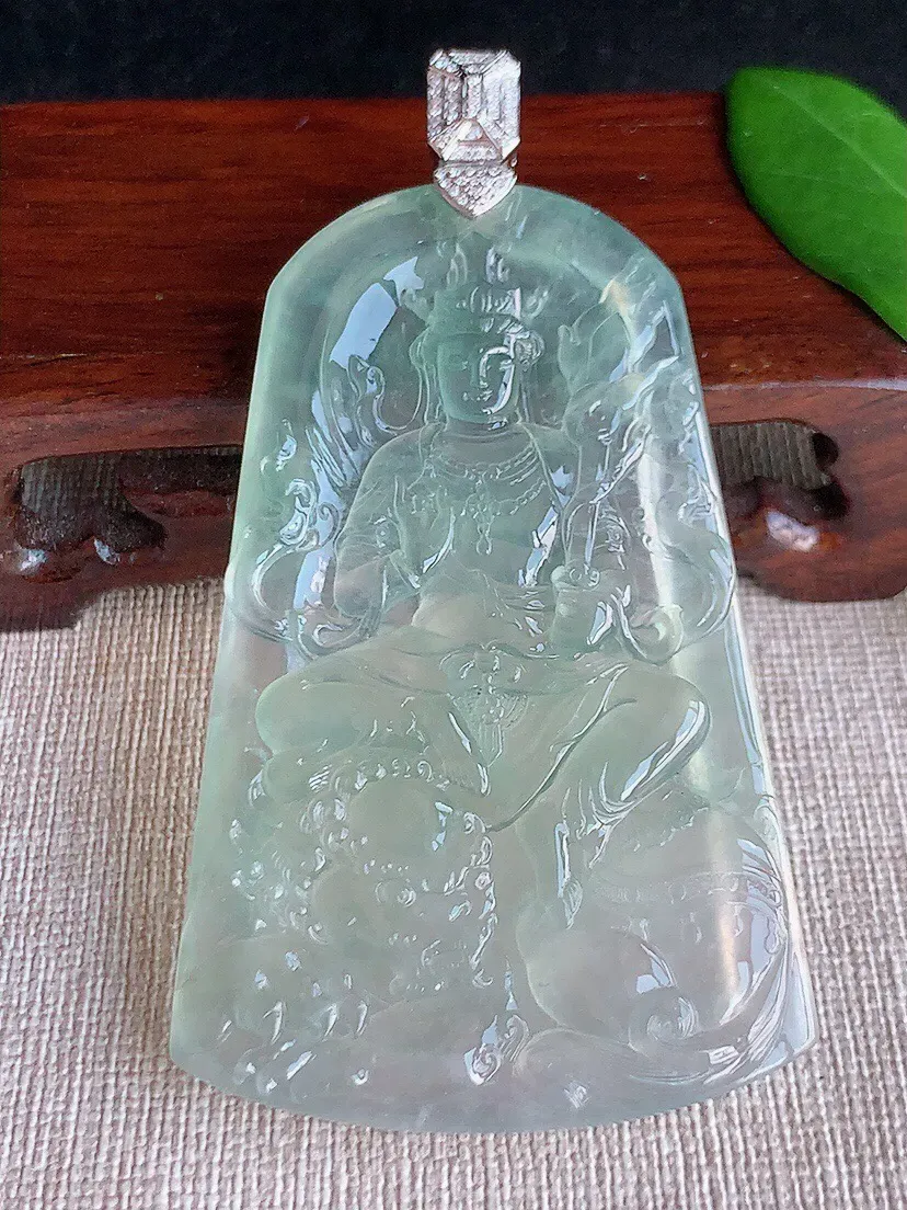 a货翡翠老坑高冰种18K金伴钻镶嵌晴水文殊菩萨吊坠 尺寸81×69.8×44.4×5.5mm 重量3