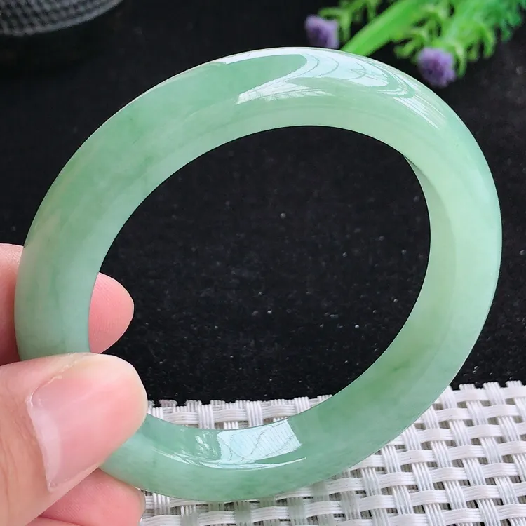 自然光54/10.2/9.1老坑冰胶水灵冰晴满绿手镯翡翠玉镯收藏美人镯