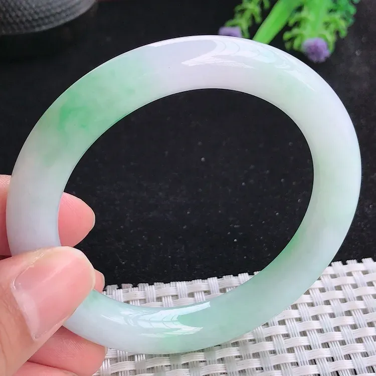 自然光56/9.9/10.2老坑秀气冰润飘阳绿圆条手镯翡翠玉镯收藏美人镯