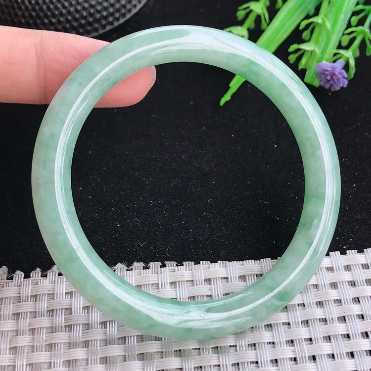 自然光54.5/7.5/8.2老坑秀气温润飘花圆条手镯翡翠玉镯收藏美人镯