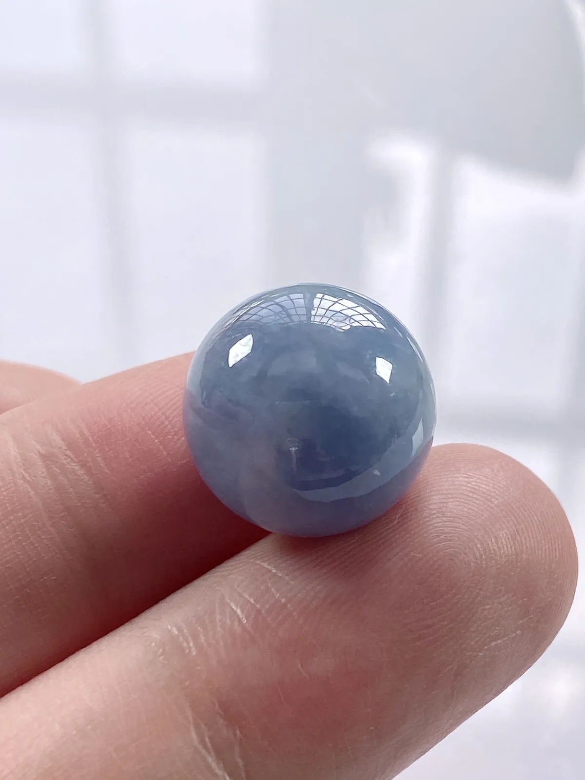 缅甸天然翡翠A货，大卡15.6冰润紫罗兰大圆珠单珠一颗，尺寸：15.6mm/1颗，重量：6.73g，没打孔。
