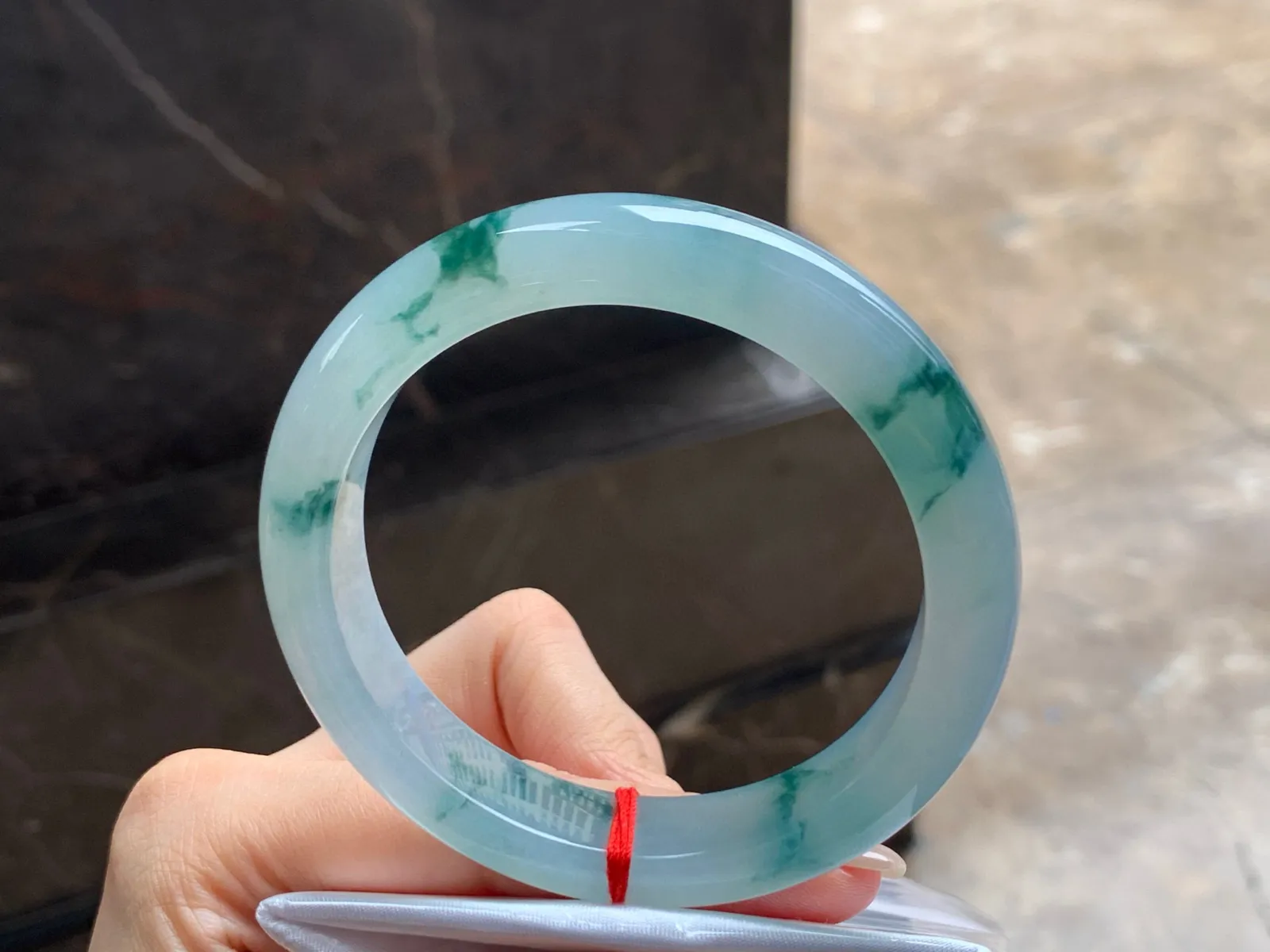 冰飘花手镯
水润 57.5/12.5/9mm