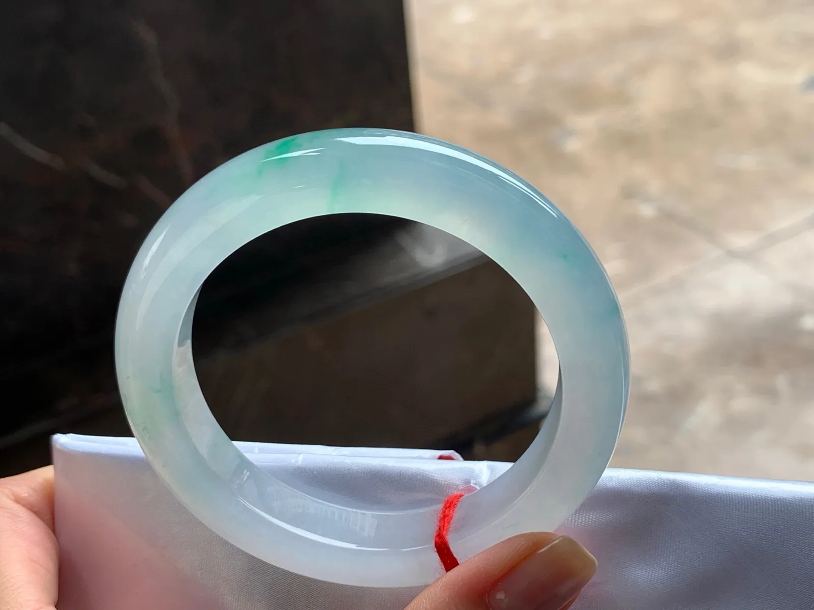 冰种飘色手镯
种老56/11.5/10.2mm
