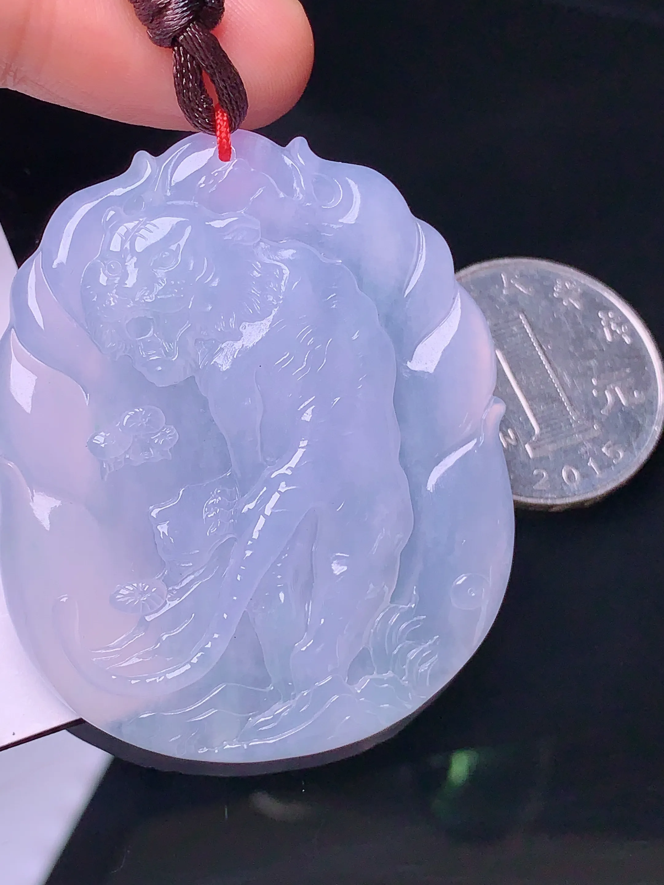 生肖虎牌吊坠 玉质细腻 色泽艳丽 整体尺寸50.8*42.2*6