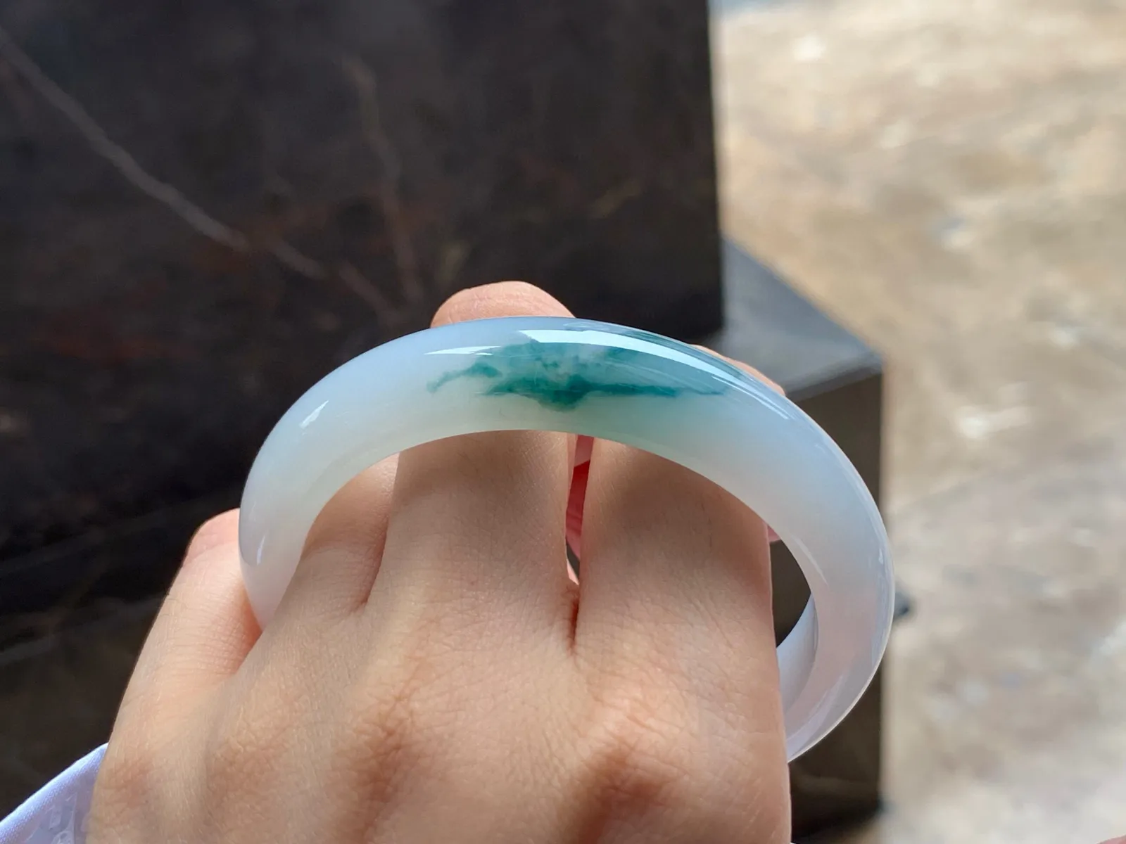 飘花手镯
水润56/12/8mm