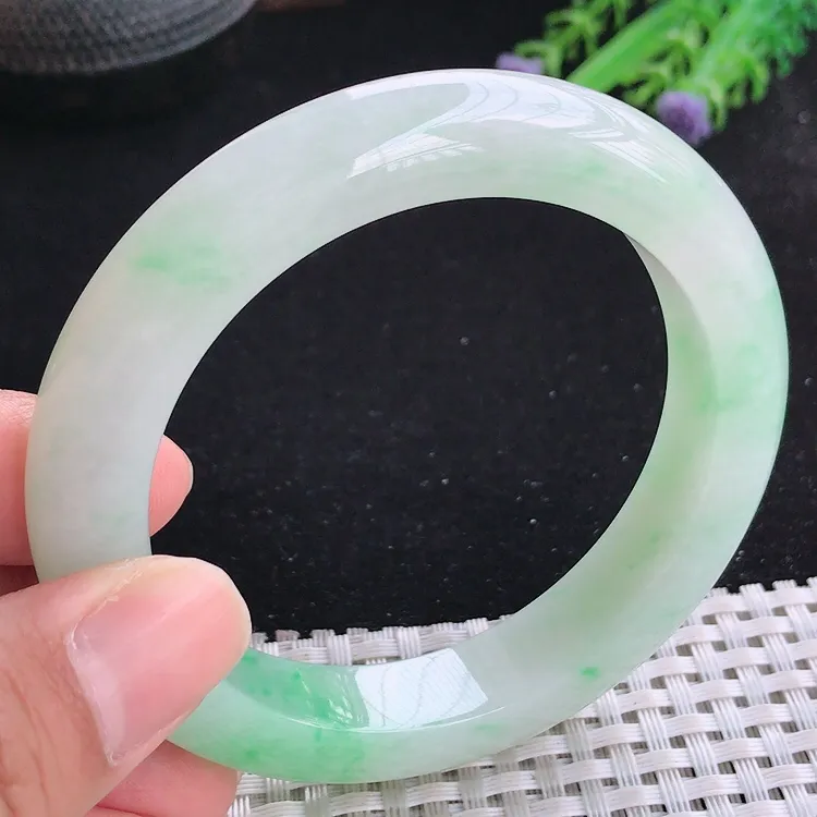 自然光57.5/12.3/9.5老坑冰胶水灵翠绿色手镯翡翠玉镯收藏美人镯