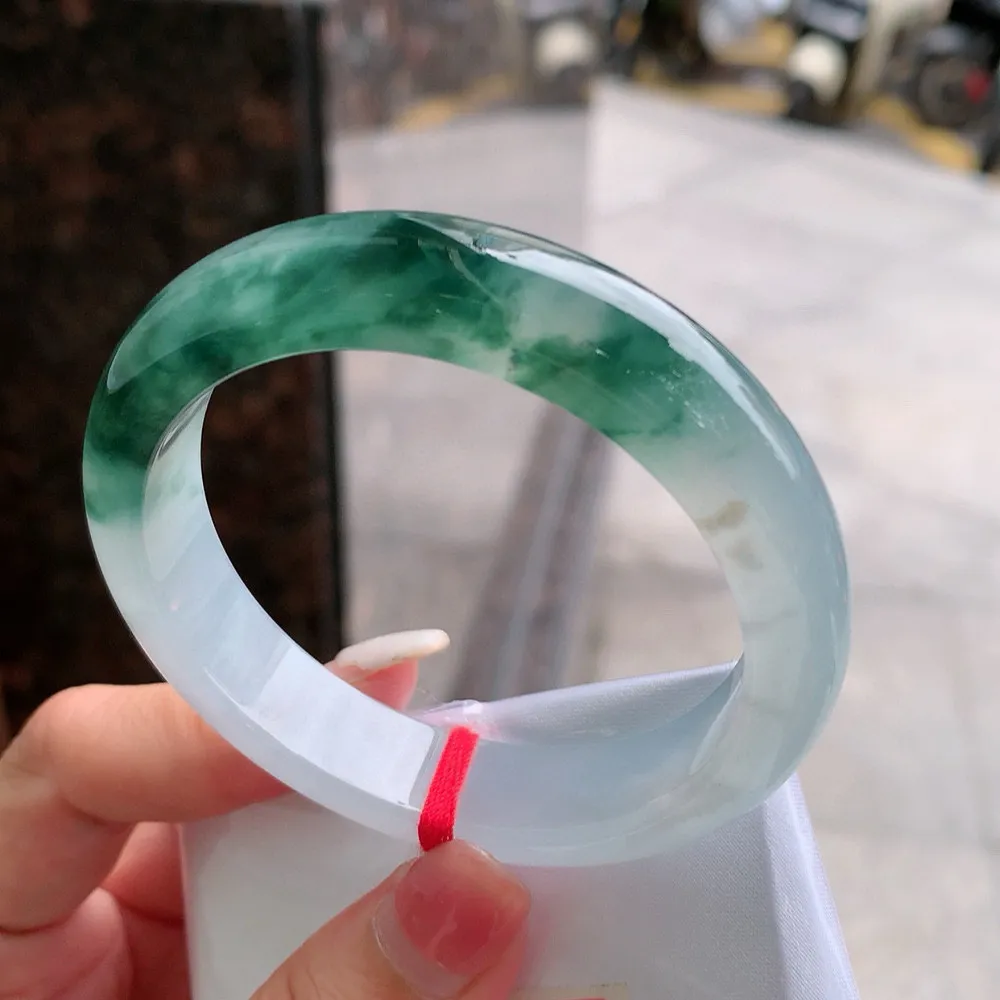 正圈冰玻飘花 无瑕 尺寸:55.5/12.7/8.1 花美️️