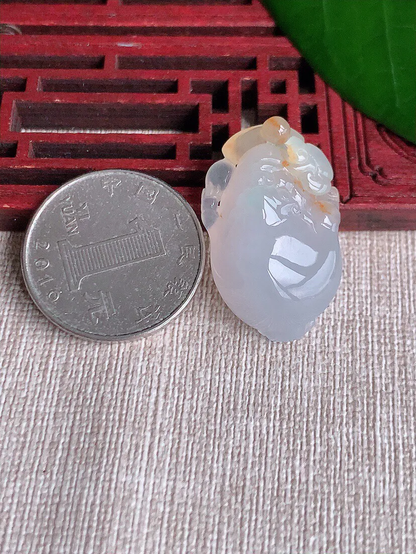 a货翡翠老坑冰种飘黄翡招财金蟾吊坠 尺寸30.3×18.8×11.8mm 重量9.75g 0702