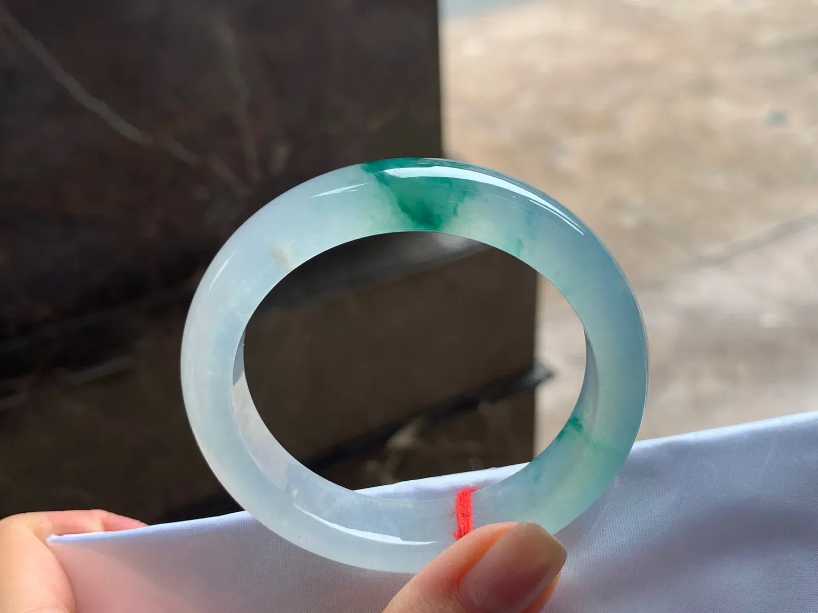 冰种飘花手镯
种老52.2/12.6/8.7mm