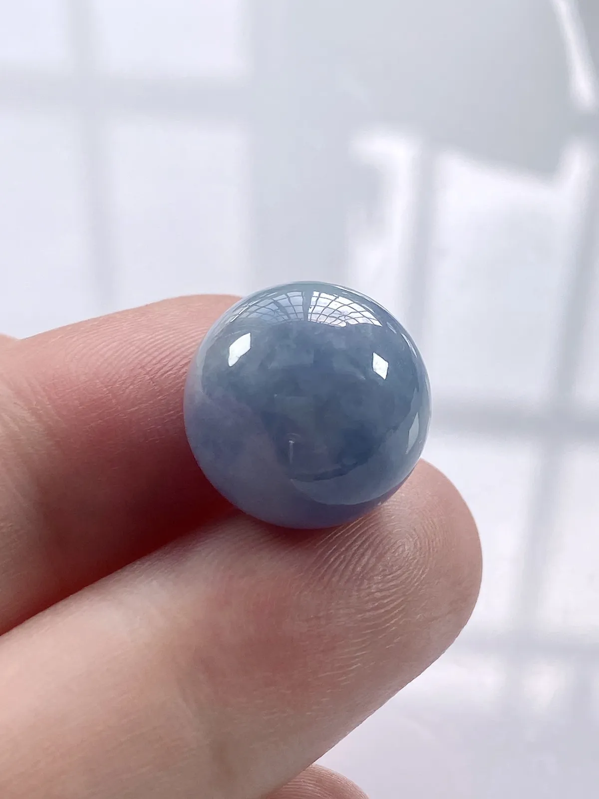 缅甸天然翡翠A货，大卡15.6冰润紫罗兰大圆珠单珠一颗，尺寸：15.6mm/1颗，重量：6.73g，没打孔。