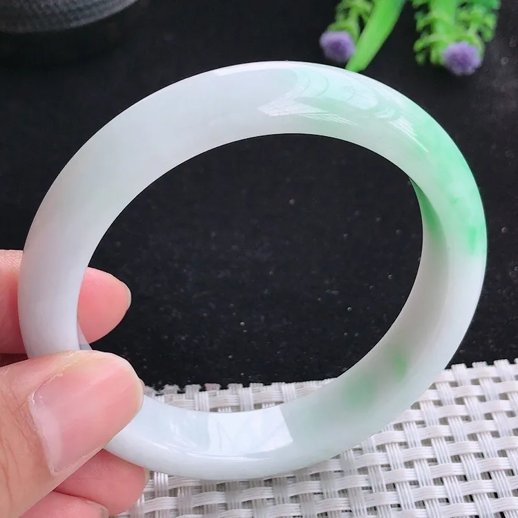 自然光58/12.8/8.4老坑秀气温润飘绿手镯翡翠玉镯收藏美人镯