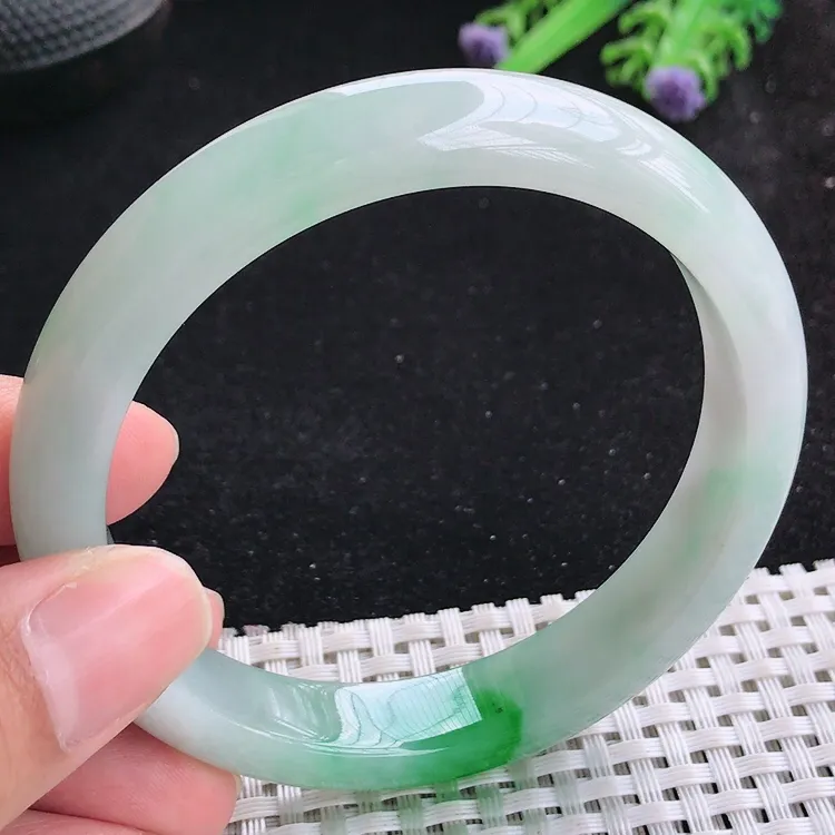 自然光60.8/11.8/8.3老坑冰胶果冻飘阳绿大圈口手镯翡翠玉镯收藏美人镯