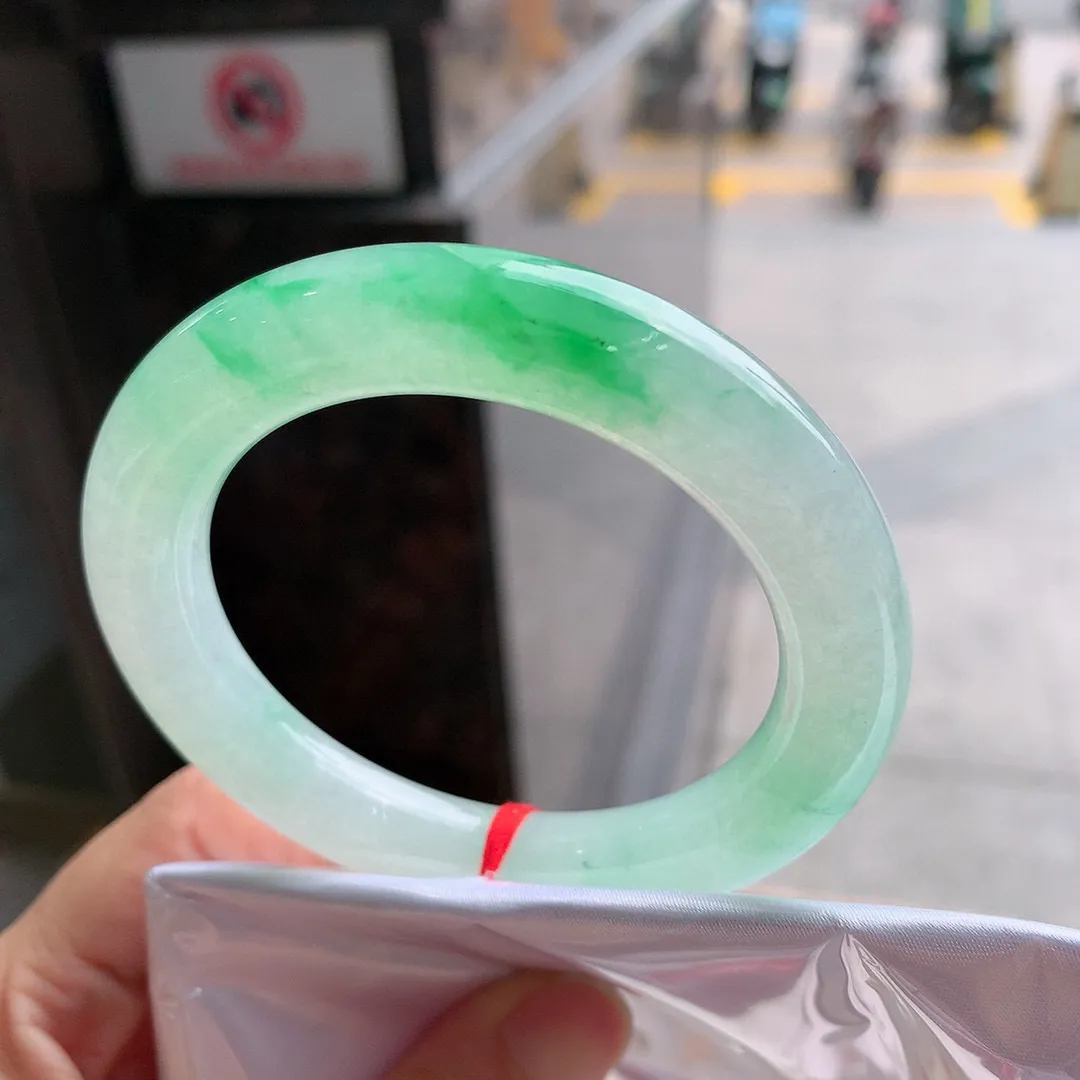 圆条冰玻阳绿 一丝棉根 尺寸:53.6/11 种色俱佳️️