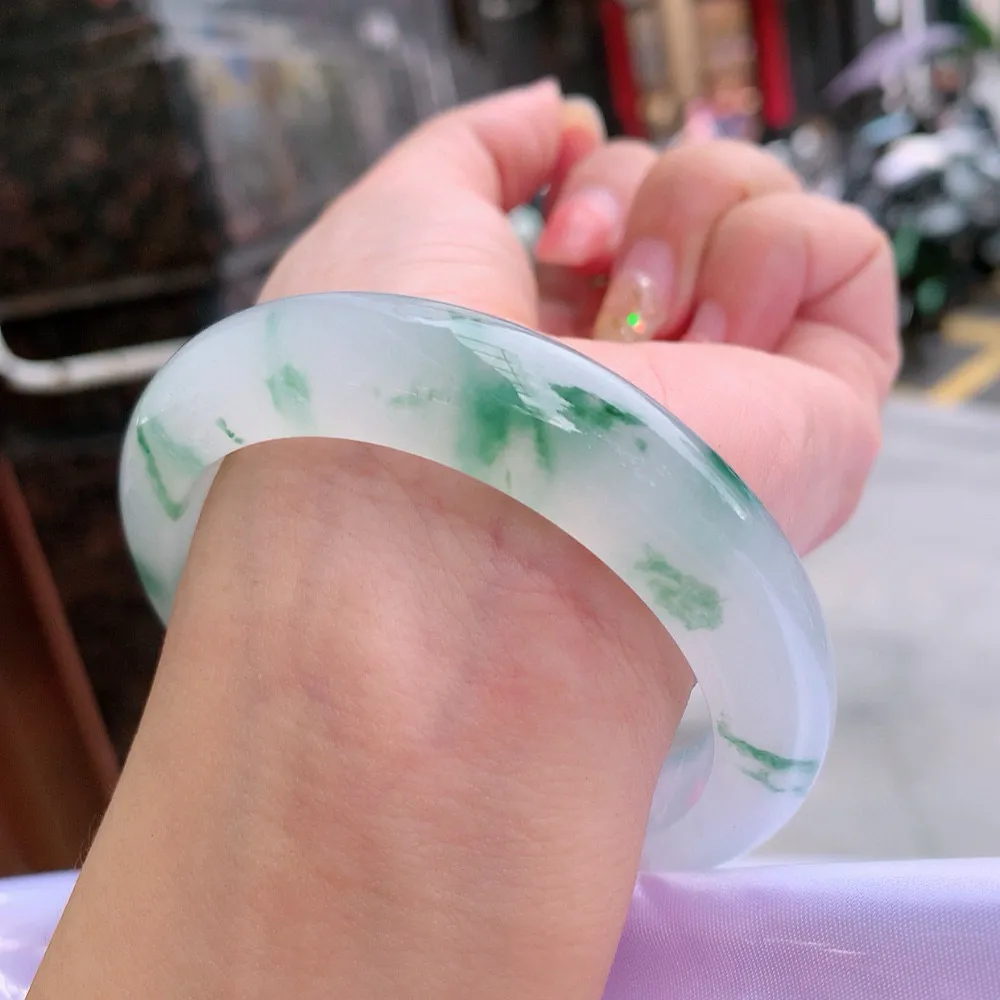 正圈冰玻飘花 无瑕 尺寸:57.2/12.7/9.3 花美 种水好