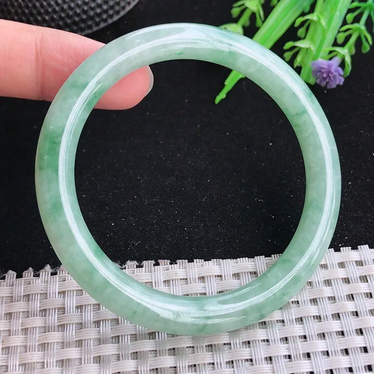 自然光54.5/7.5/8.2老坑秀气温润飘花圆条手镯翡翠玉镯收藏美人镯