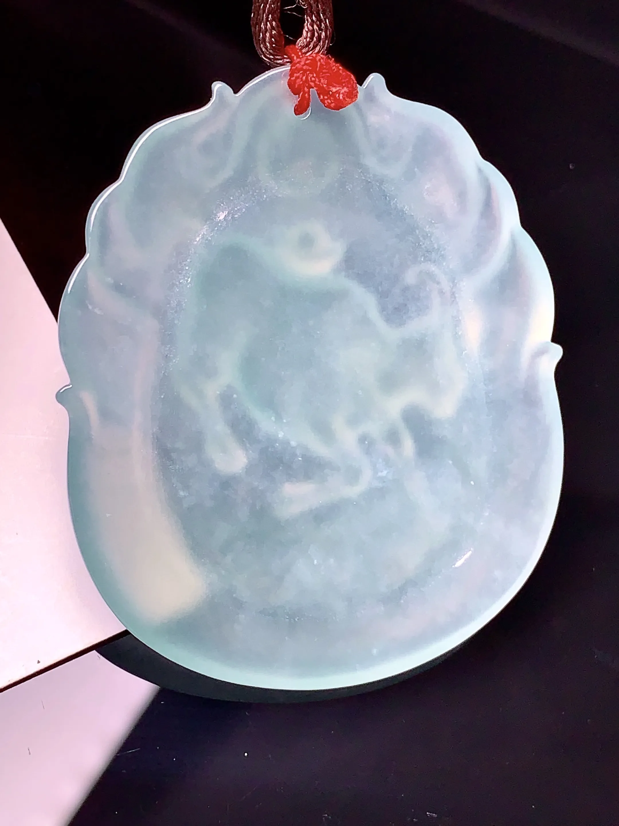 生肖牛牌吊坠 玉质细腻 色泽艳丽 整体尺寸47.5*40*4.8