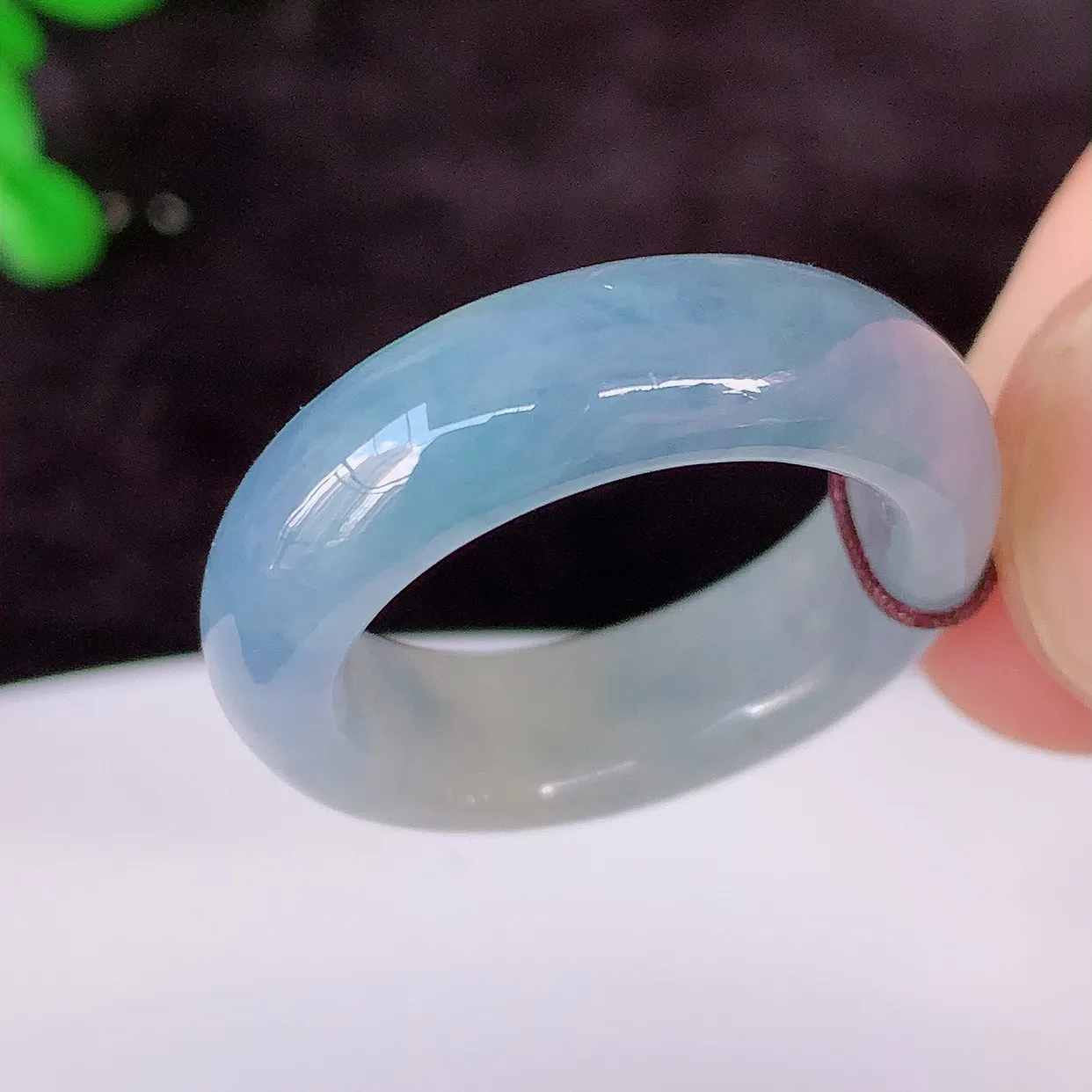 自然光实拍，17.3mm内径翡翠指环，玉戒指，玉质莹润，好精美好冰润的指环，15圈口，上手纤巧！#3
