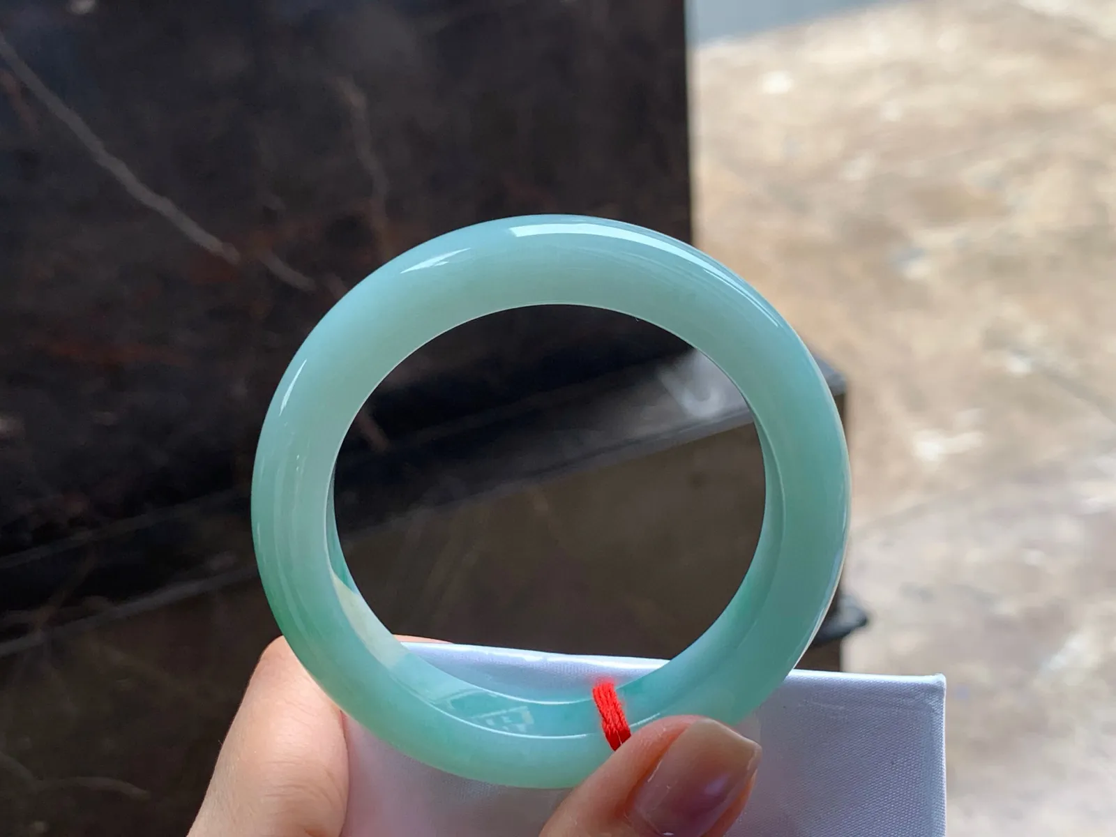 带色手镯
细腻清爽 52.5/12/9mm