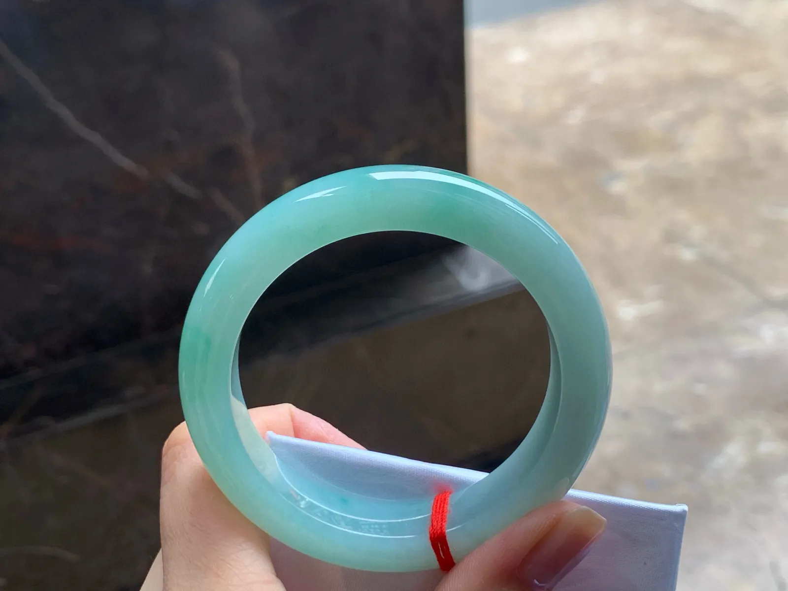 带色手镯
细腻清爽 52.5/12/9mm