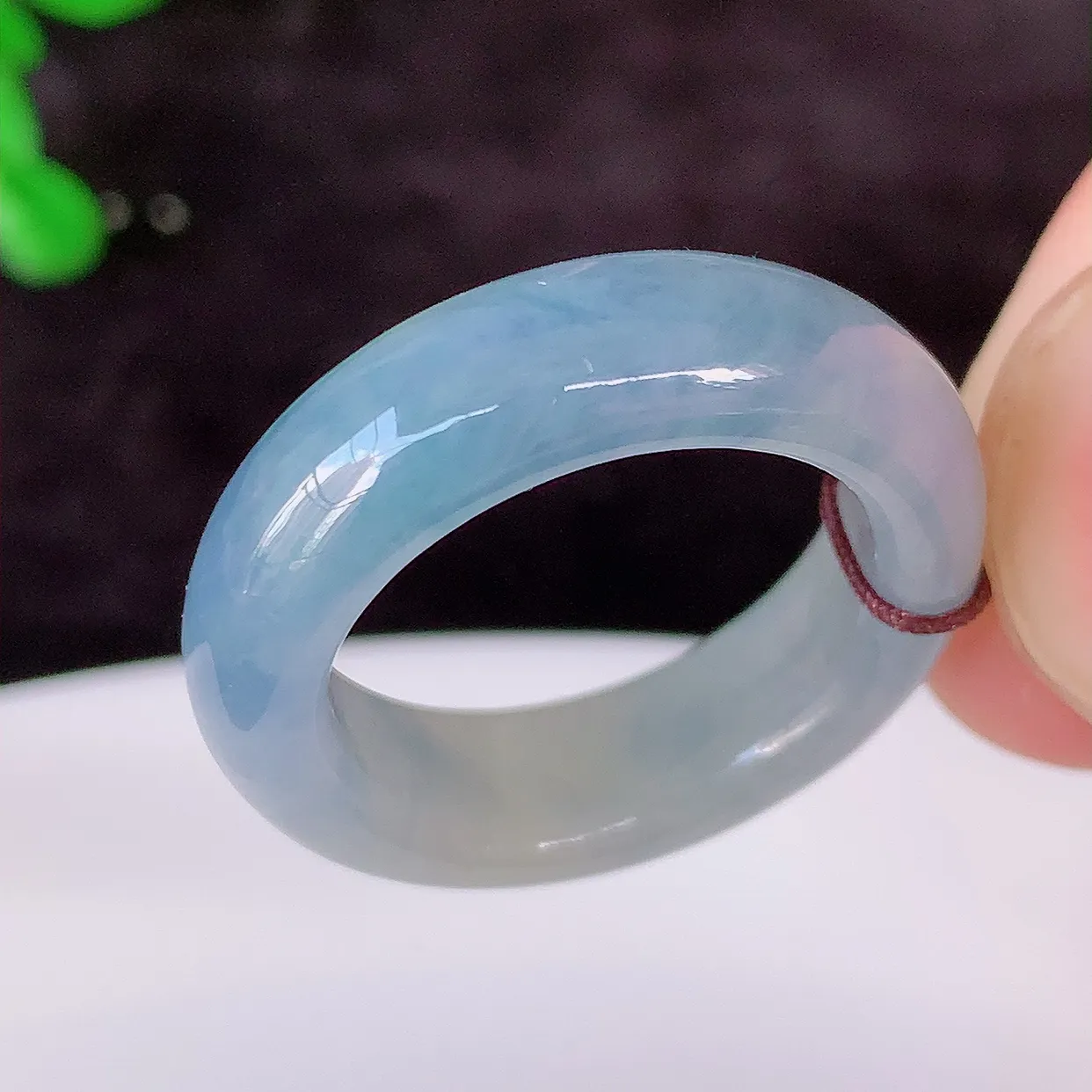 自然光实拍，17.3mm内径翡翠指环，玉戒指，玉质莹润，好精美好冰润的指环，15圈口，上手纤巧！#3.1