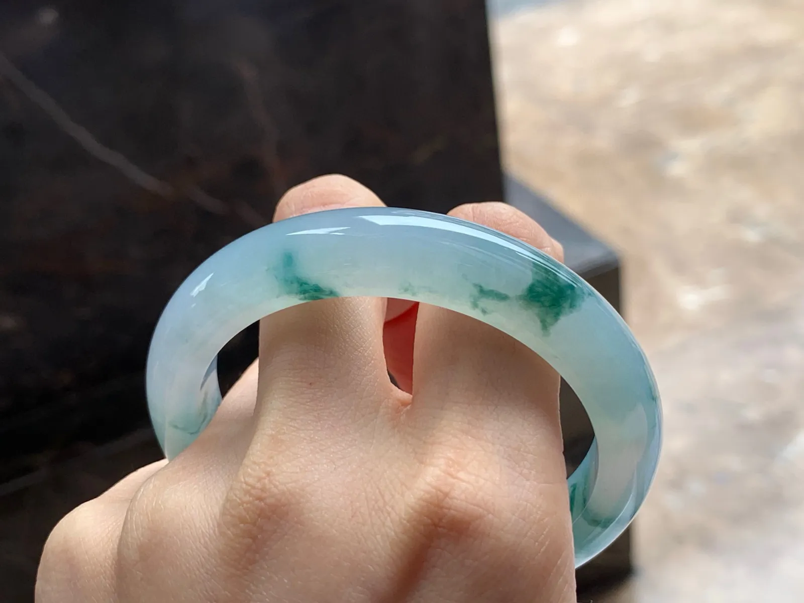 冰飘花手镯
水润 57.5/12.5/9mm
