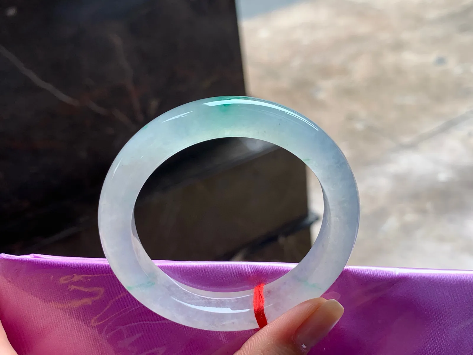 冰种飘色手镯
种老水足 51.2/10.7/9mm