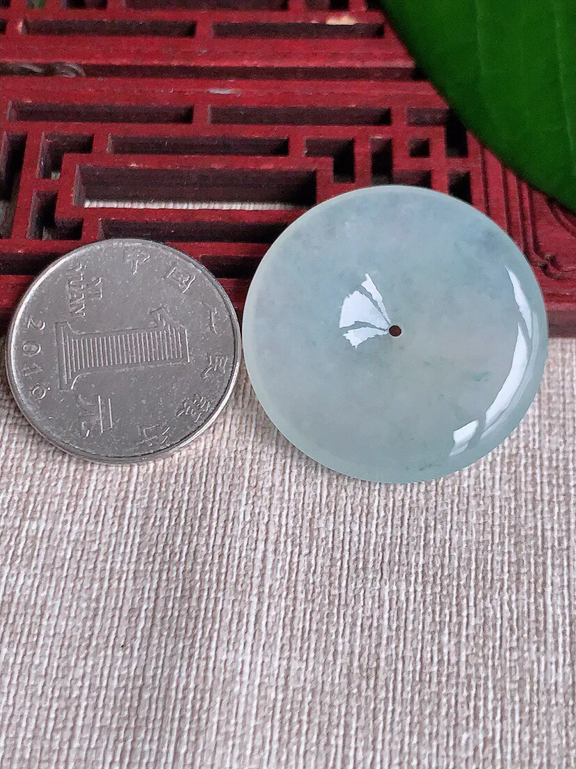 a货翡翠老坑冰种飘花平安扣吊坠 尺寸32×5.4mm 重量12.70g 0702