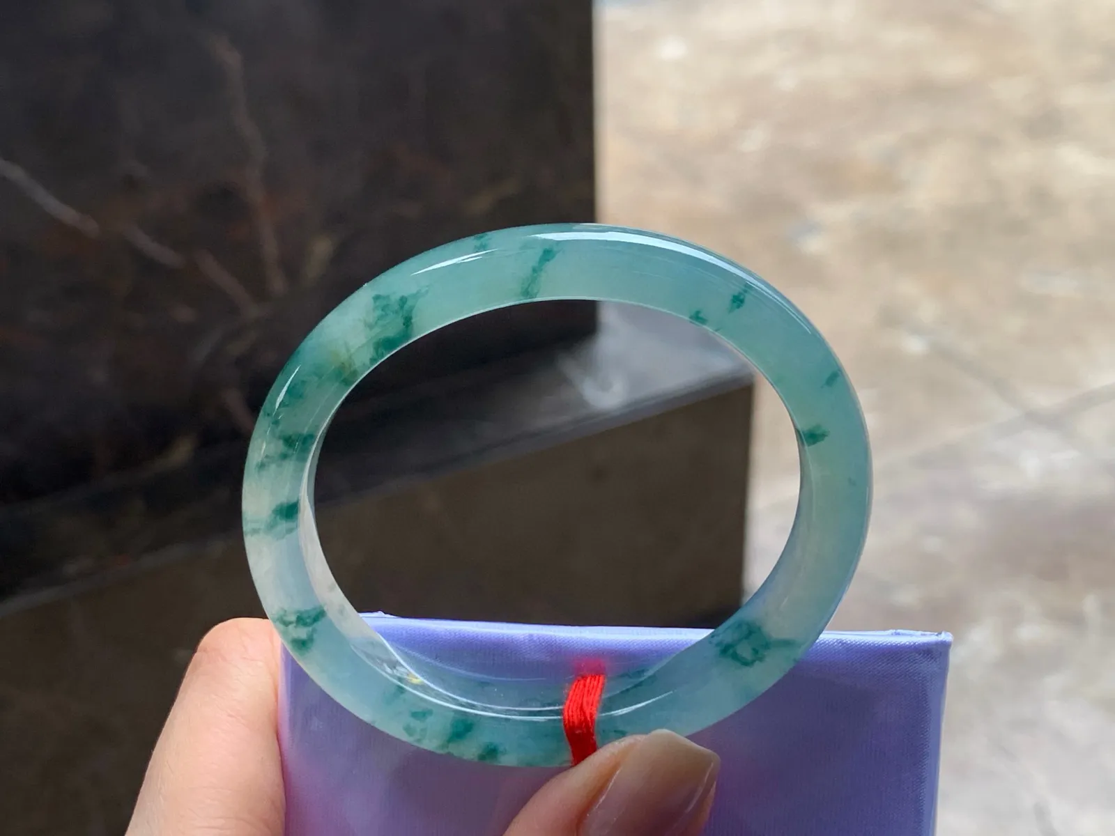 冰种飘花贵妃镯
种好53/9.5/7mm
