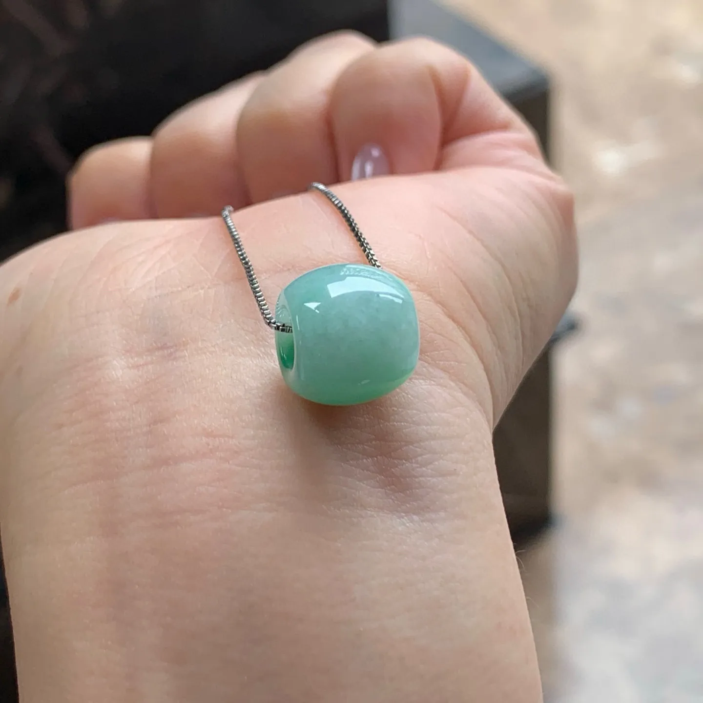 带色路路通
清爽