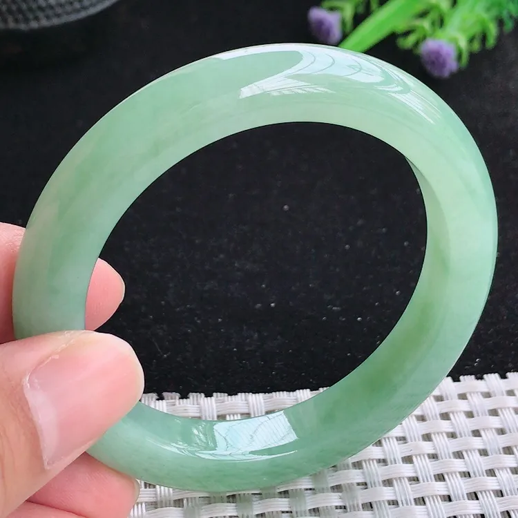 自然光54/10.2/9.1老坑冰胶水灵冰晴满绿手镯翡翠玉镯收藏美人镯