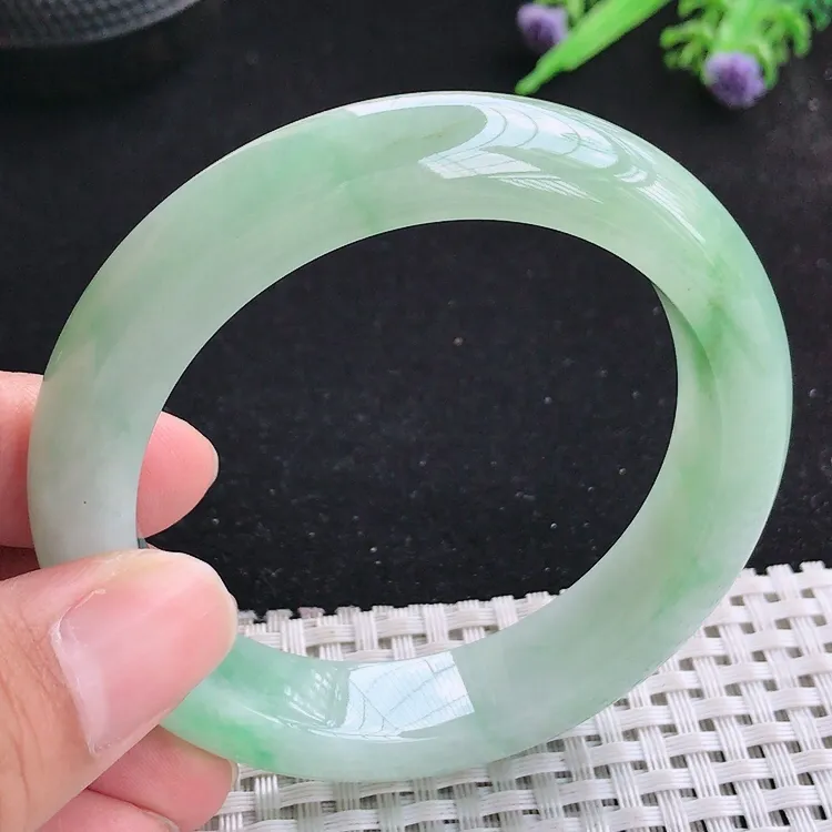 自然光55/12.6/9.3老坑冰胶水灵冰晴满绿手镯翡翠玉镯收藏美人镯