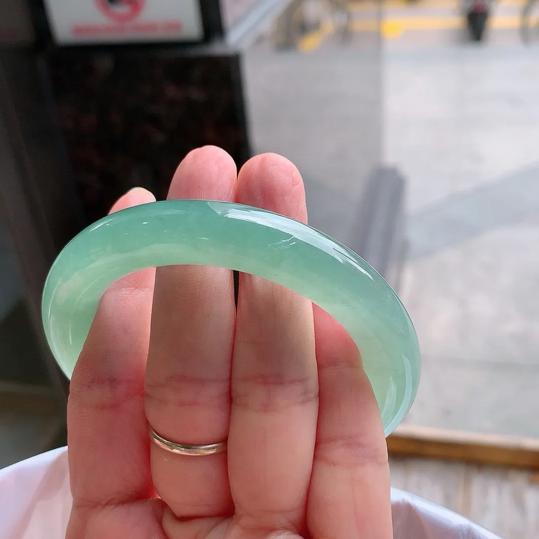 圆条高冰甜绿 无瑕 尺寸:55.4/10.9 种色俱佳