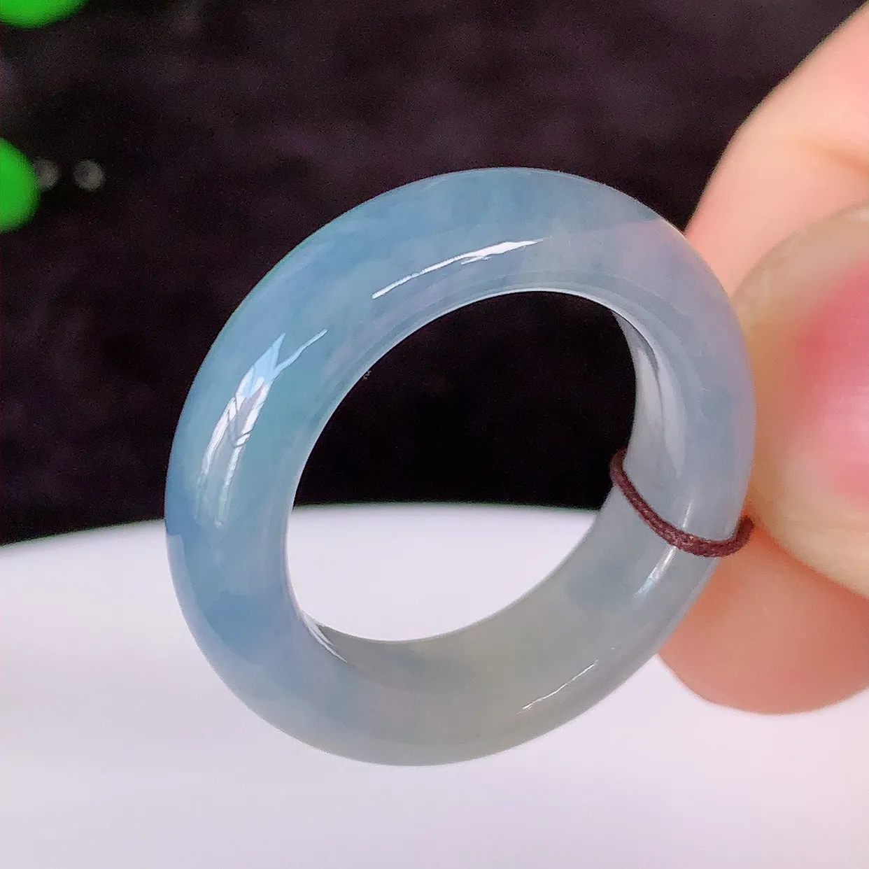 自然光实拍，17.3mm内径翡翠指环，玉戒指，玉质莹润，好精美好冰润的指环，15圈口，上手纤巧！#3