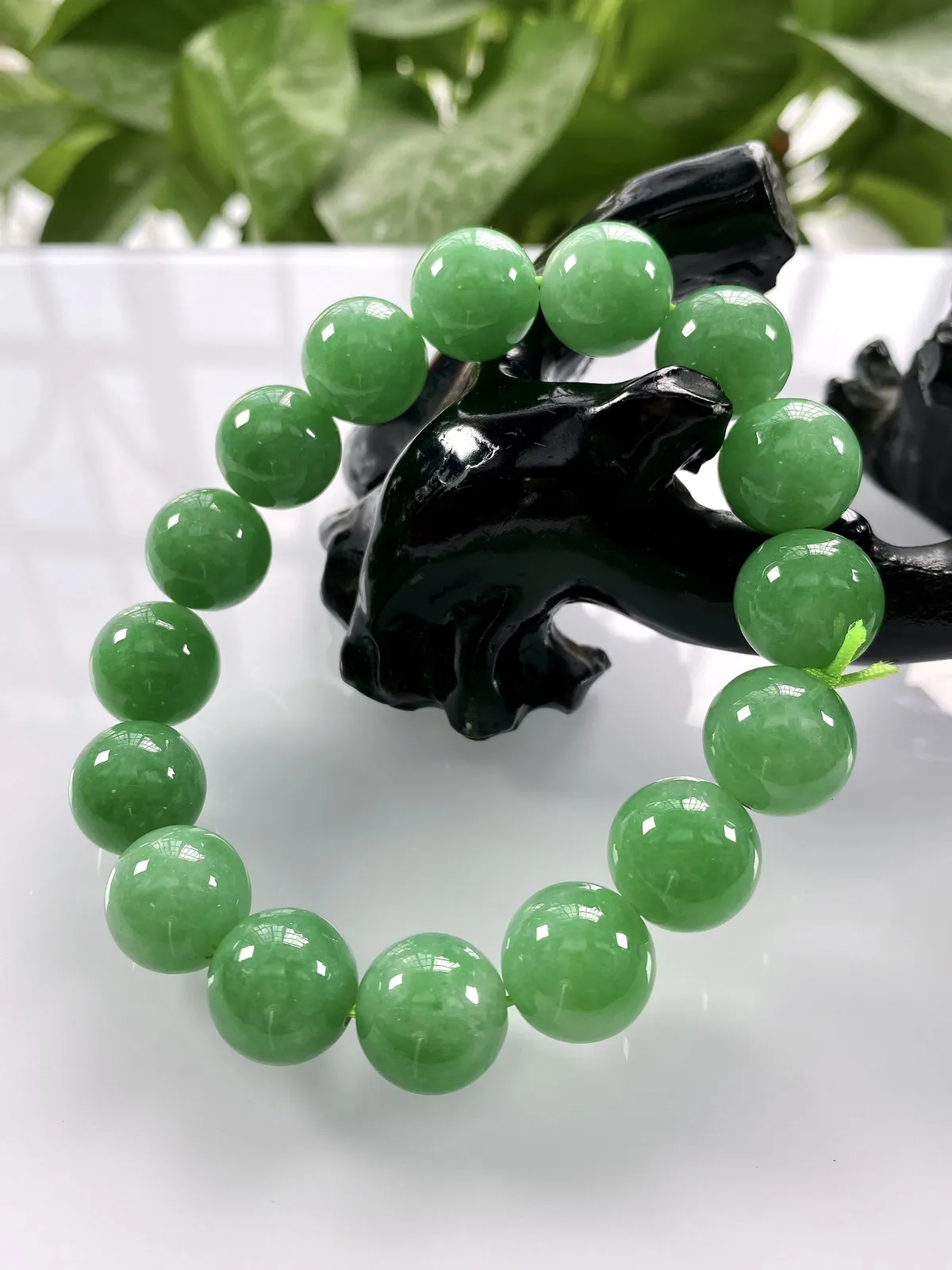 缅甸天然翡翠A货，卡13冰润满绿豆阳绿圆珠手串手链，尺寸：13mm/16颗，重量：60.65g