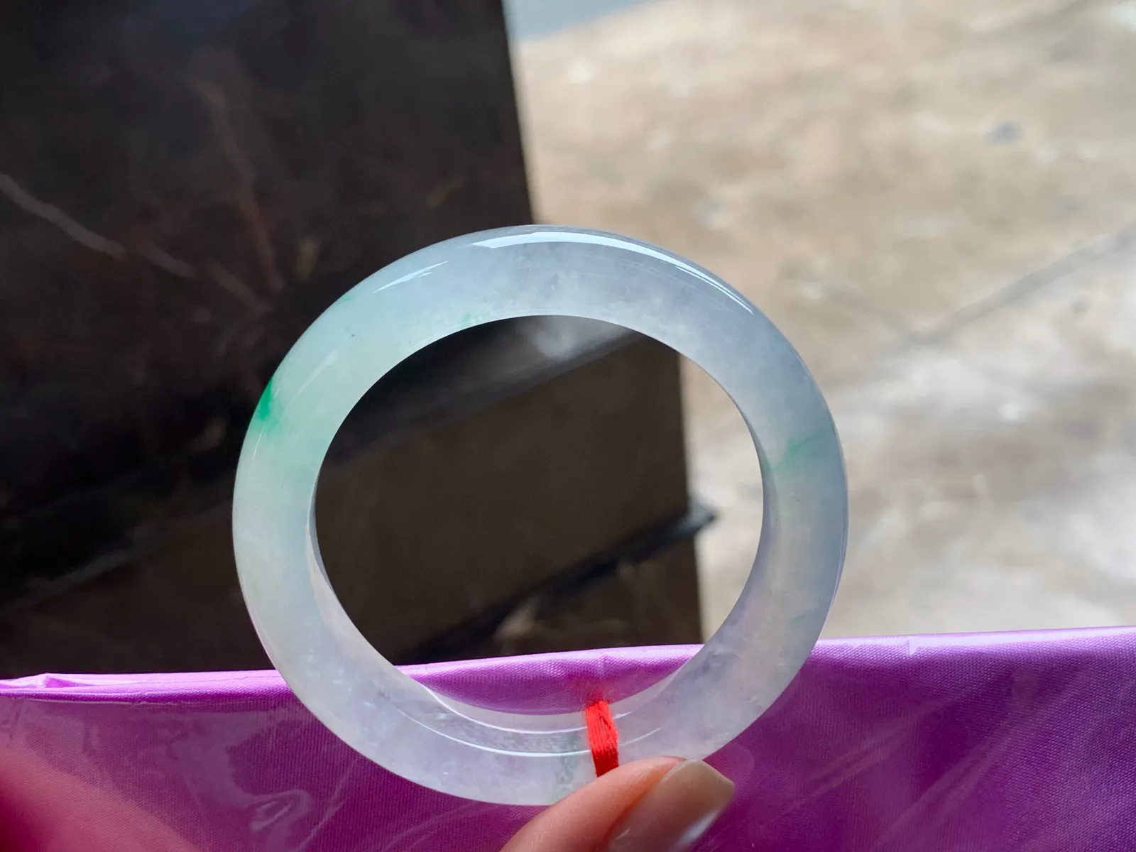 冰种飘色手镯
种老水足 51.2/10.7/9mm