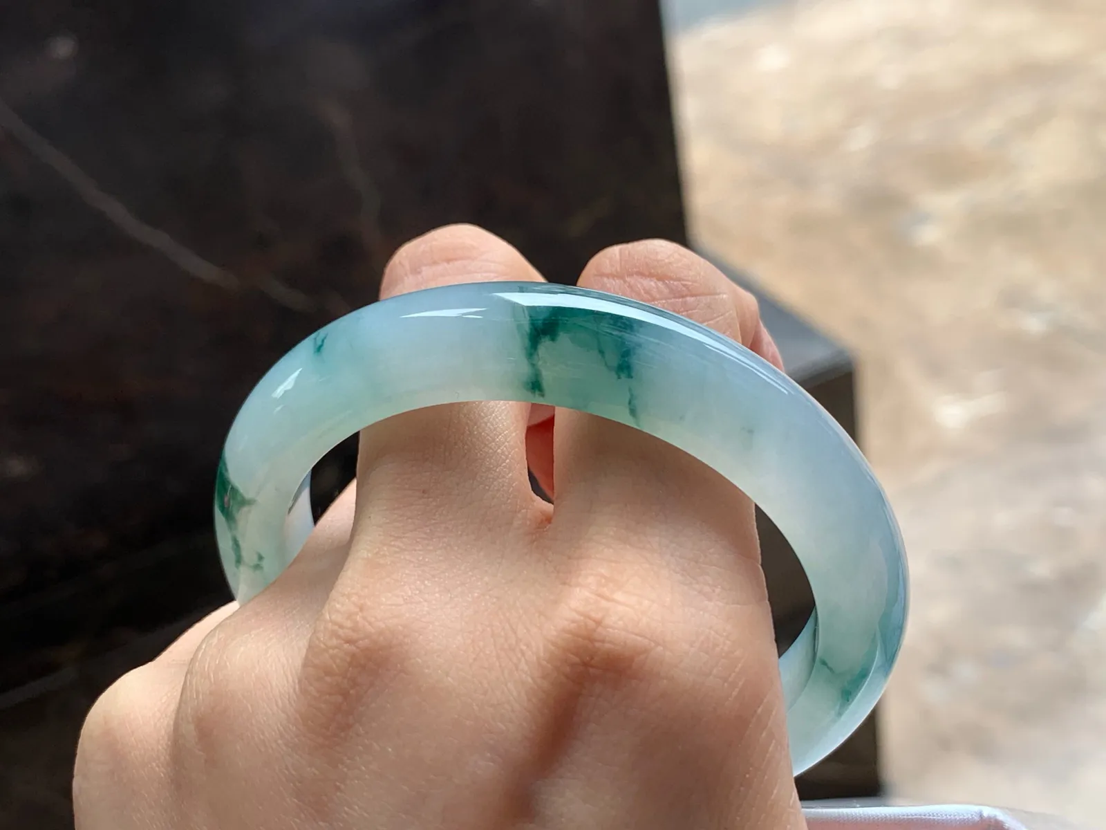 冰飘花手镯
水润 57.5/12.5/9mm
