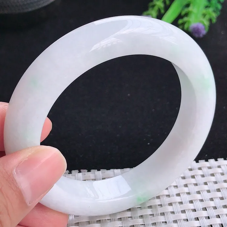自然光57.5/13.6/10.2老坑秀气冰润月光白手镯翡翠玉镯收藏美人镯