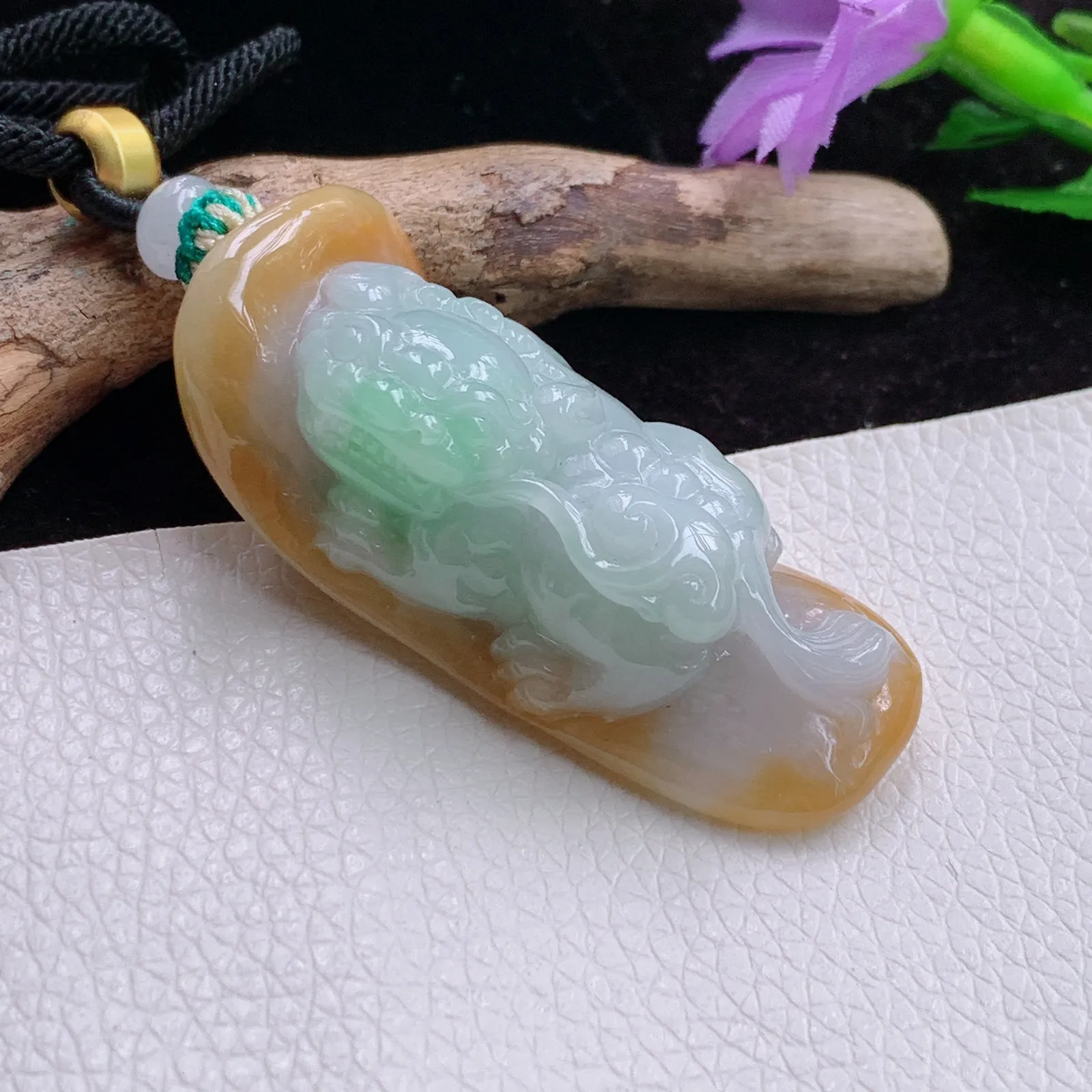 mut实拍49.5*21.5*17.3特色三彩天然翡翠精雕霸王皮休 貔貅玉吊坠
